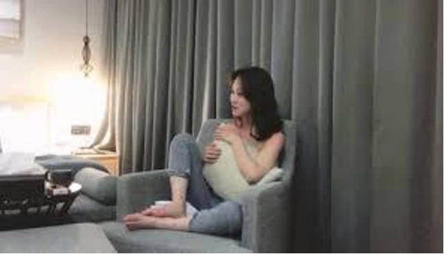 极品女神美乳苗条喝醉酒微醺之际忽悠啪啪飞机收不停人气爆棚佳作 海报