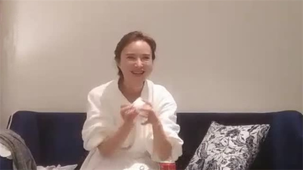 经典探花铁牛系列三：偷拍美女主角调情实录，聊天到啪啪全程高潮 海报