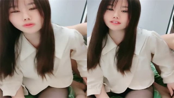 黑丝肥臀美少女任狼友抠穴爆操，嫩穴被玩到高潮喷水 海报