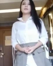 精选高颜值美女，先口爆颜射再操到腿软！ 海报