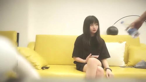 嫩妹约炮实录：互舔奶子抚摸调情，倒立69口交特写，骑乘无套猛操内射高潮！ 海报