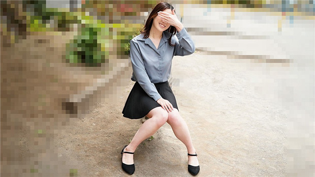 10musume 100923_01 午休搭讪治愈系苗条OL女神，当场激情开干！ 海报