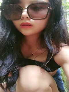 渣女来袭_野战，小树林，肛交，撒尿，跳蛋，姐姐不仅大胸诱人，玩得也真是野，挑战各种高难度. 海报