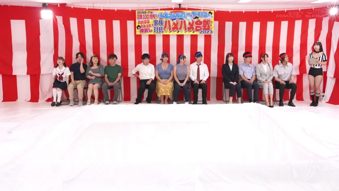 SDDE-710 家族对抗赛 在滑腻粘液里裸体搏斗的比赛！内射对方妈妈和女儿或者让对方父亲和儿子射精 海报