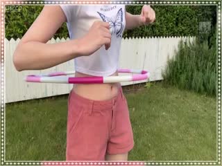甜美美少女初次亮相的! 海报