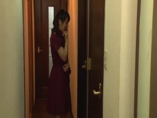 TEM-037 誘惑し息子が寝ている間にさらに挑発！若チ○ポを喰らう絶倫美熟女妻第05集 海报