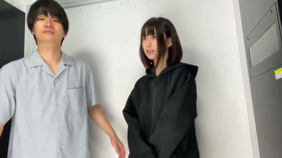 FC2街机房里搭讪短发清纯美女 海报