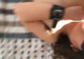 眼镜海归男蒙眼调教饥渴熟女！情趣道具全上阵，玩得她欲仙欲死 海报
