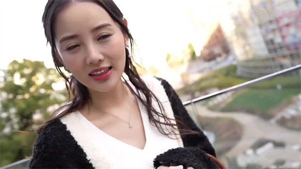AI合成李小璐：饥渴人妻酒店一夜情，主动求欢欲火难耐！ 海报