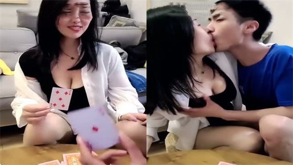 爆乳骚妇玩牌惨败 任由小哥肆意玩弄抽插... 海报