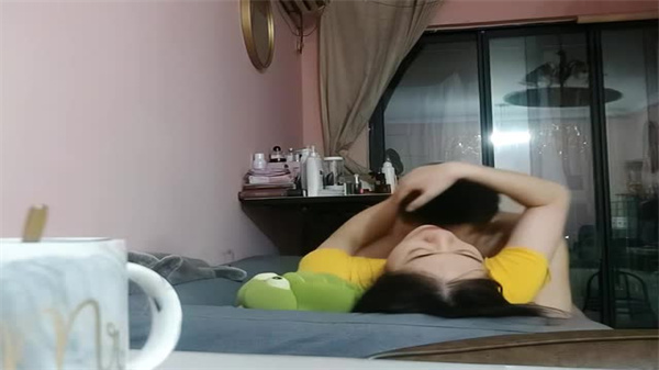 开奥迪A6的单身良家少妇，爱约激情夜等你来 海报