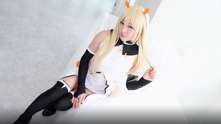 玛丽与所有支持她的当地偶像服装的人轮流做爱，当然，她还会用coplay角色来为他们服务! 海报