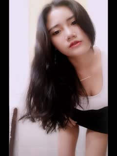 极品黑色齐B短裙美女主播先跳了一段很骚的艳舞脱光了跳蛋自卫还用假JB 海报