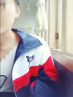 某新直播平台很屌的职业大专学妹教室玩直播狼友刷个飞机马上到厕所给大家看硬货对白清晰 海报