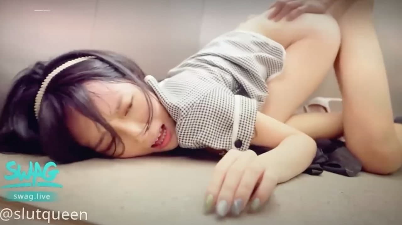 清纯百货电梯小姐的日常工作 海报