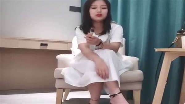 老表探花足浴店泡来巨乳高颜值女神，私密上门服务让你欲罢不能！ 海报