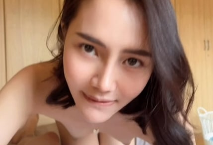 舔舔舔,任何一滴都不放过 海报
